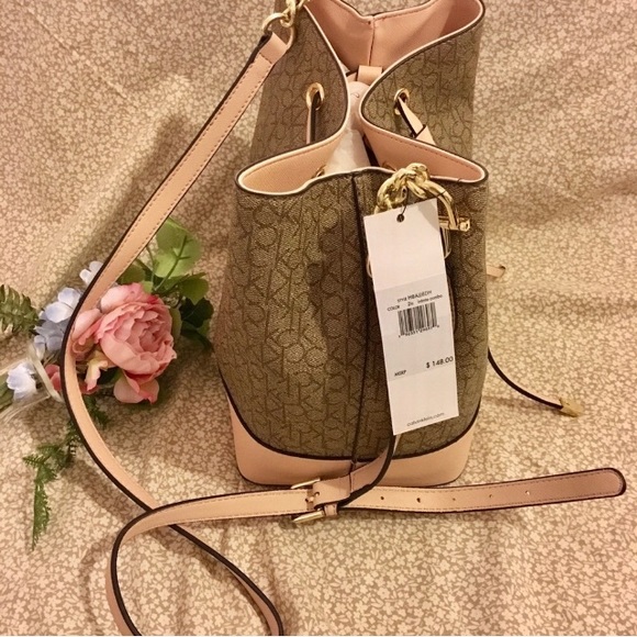 ❤️SOLD❤️CALVIN KLEIN DRAWSTRING CONVERTIBLE BAG - Picture 3 of 8